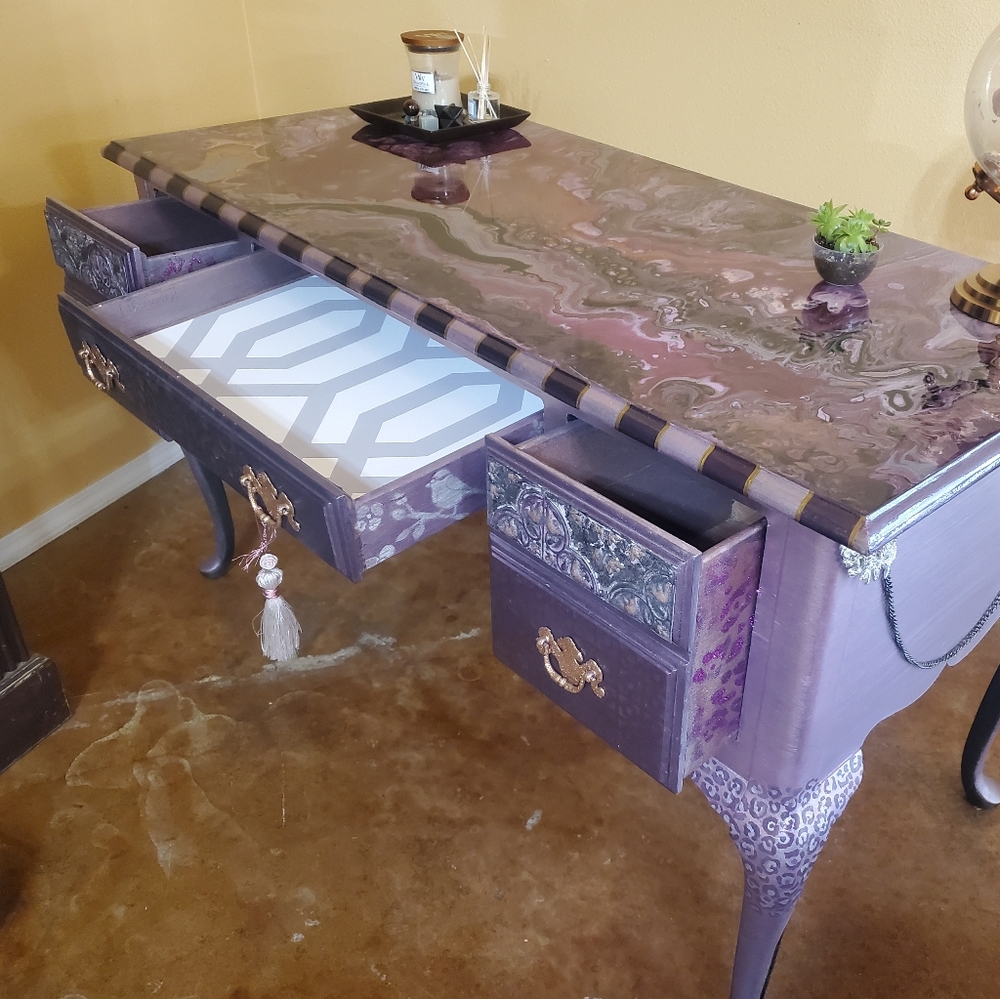Beautiful Refurbished Queen Anne Desk g mail me to buy beverlygallery3 - Picture 4 of 4
